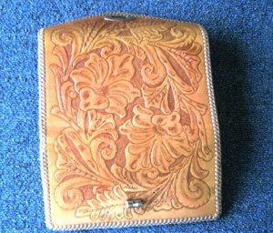 ladies_tooled2.JPG - 34384 Bytes